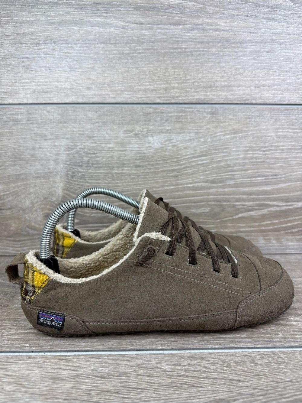 Patagonia Advocate Lace Plaid Bungee Cord Women’s Sz 8 Fleece Lined Loafers